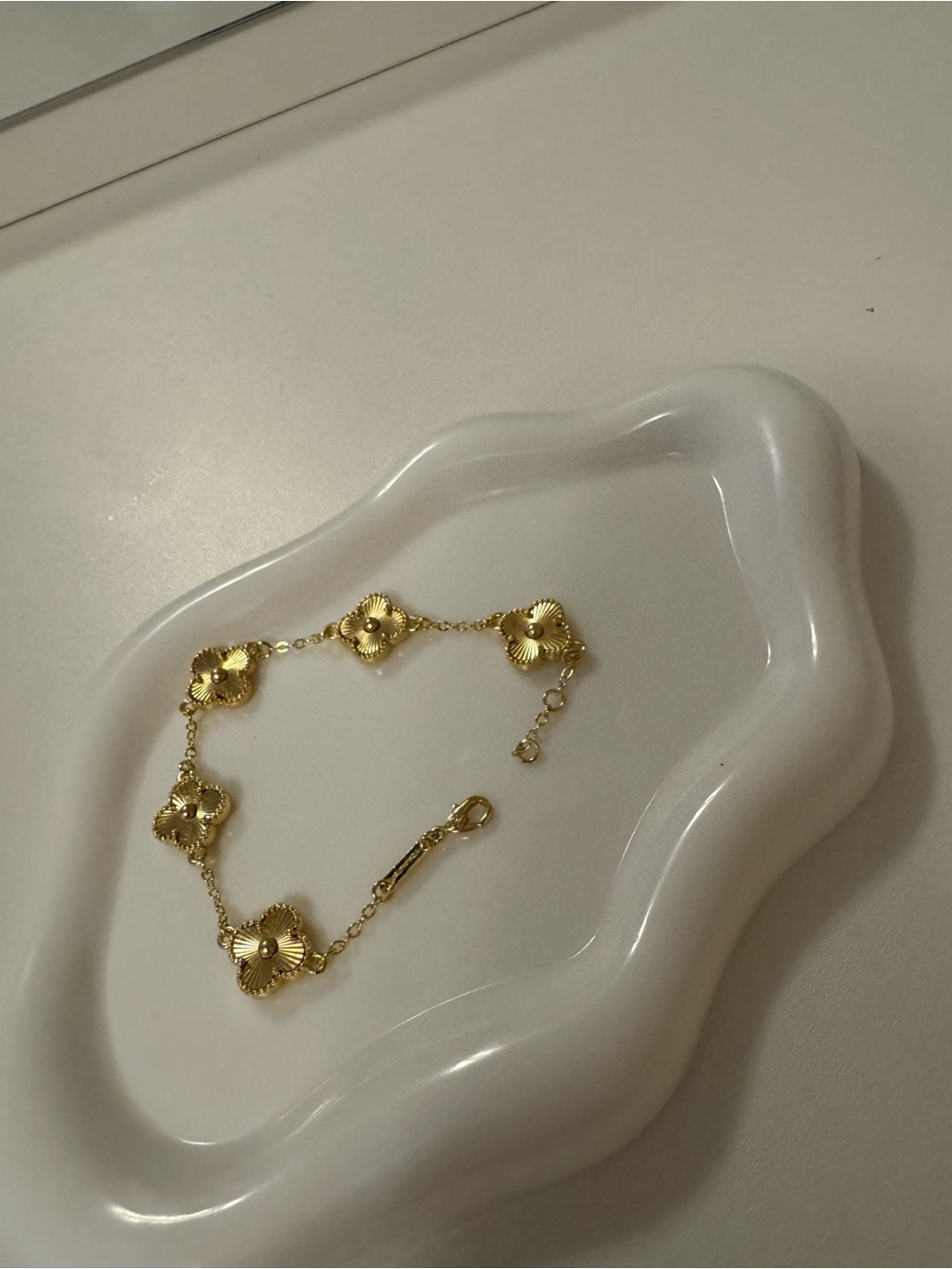 Gold Floral Link Bracelet - Women's Jewelry Non-tarnish 18k gold plated - Picture 4 of 4